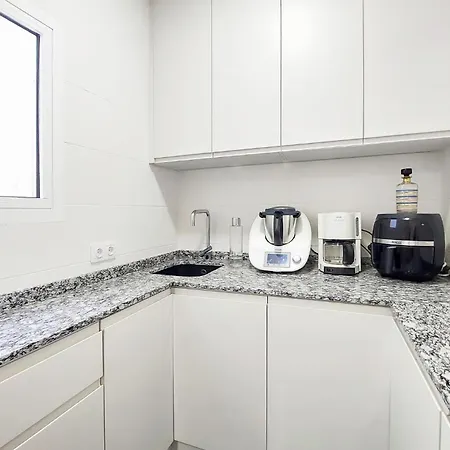 3 Bedroom Amazing In * Llauri